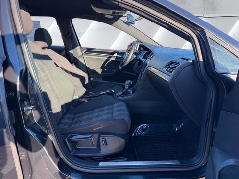 Used 2017 Volkswagen GTI Sport image 21