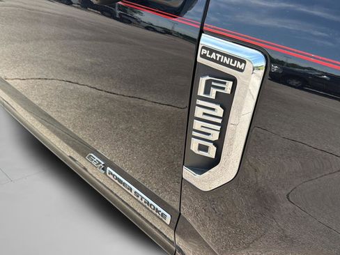 Used 2021 Ford F250 Platinum w/ FX4 Off-Road Package AWD/4WD image 29