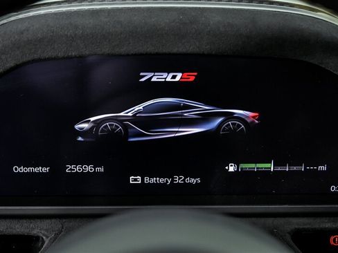Used 2018 McLaren 720S Performance RWD image 29