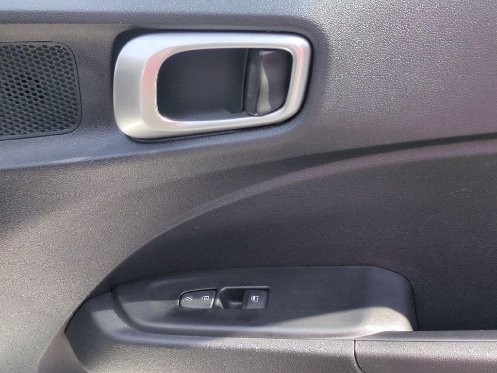 Used 2026 Hyundai Venue SEL FWD image 33