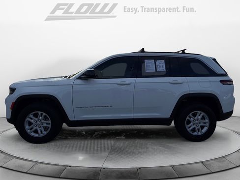 Used 2025 Jeep Grand Cherokee Laredo w/ Luxury Tech Group I image 5