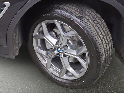 Used 2025 BMW X4 xDrive30i image 34