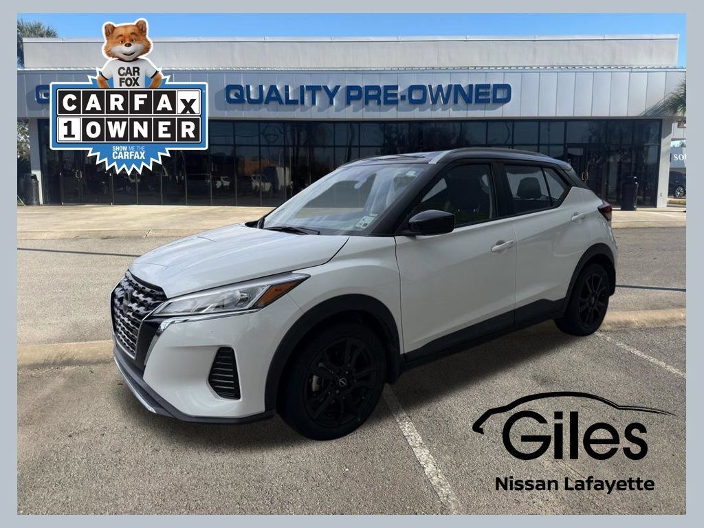 Used 2022 Nissan Kicks SV FWD image 1