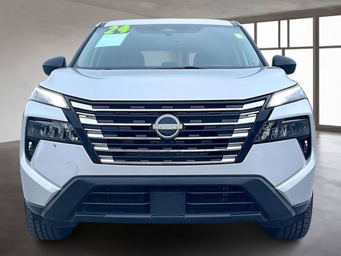 Used 2024 Nissan Rogue S image 2