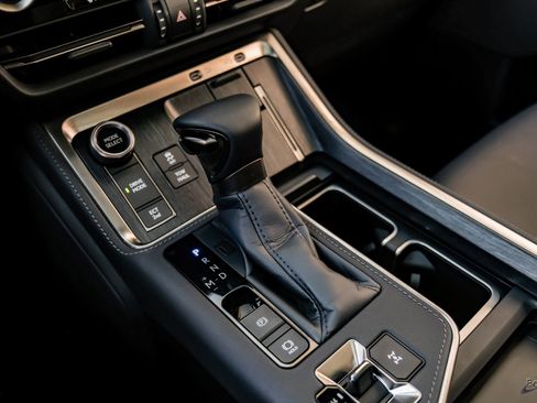 Used 2025 Lexus GX 550 w/ Accessory Package (2T) image 52