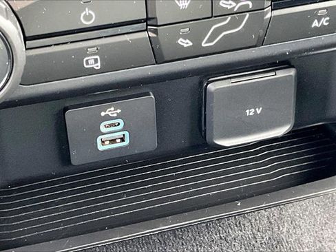 Used 2024 Ford F250 XLT image 33