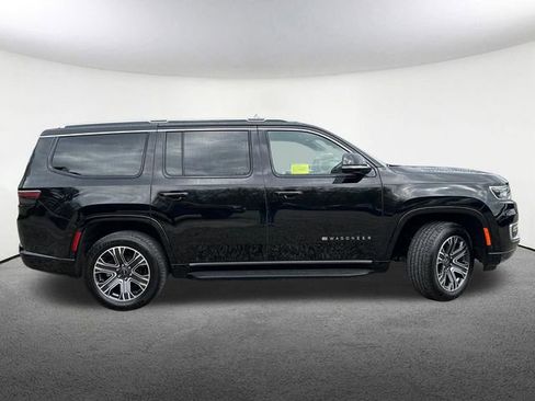 Used 2025 Jeep Wagoneer 4WD image 15