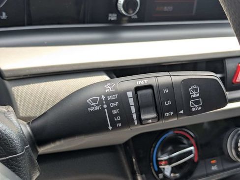 Used 2026 Kia Seltos LX AWD/4WD image 26