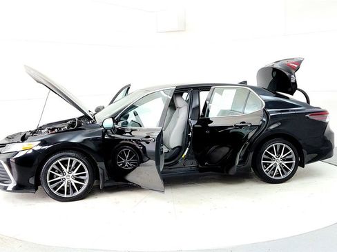 Certified 2023 Toyota Camry XLE FWD image 10