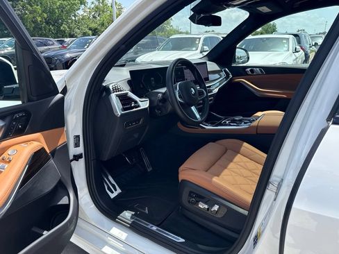 Certified 2024 BMW X7 xDrive40i w/ M Sport Package AWD/4WD image 12