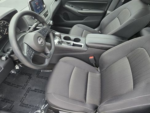 Used 2025 Nissan Altima 2.5 S FWD image 18
