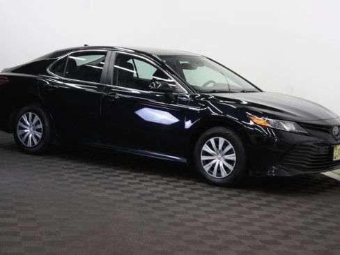 Used 2020 Toyota Camry LE w/ Fleet Convenience Package FWD image 1