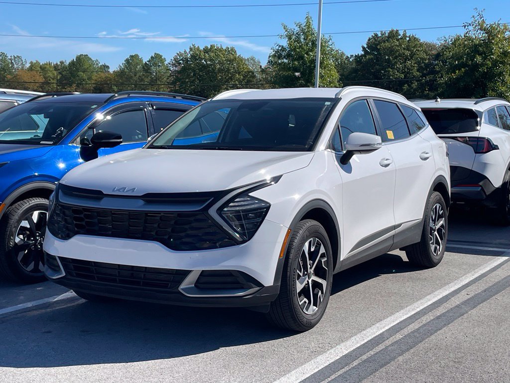 Certified 2025 Kia Sportage EX AWD/4WD image 4