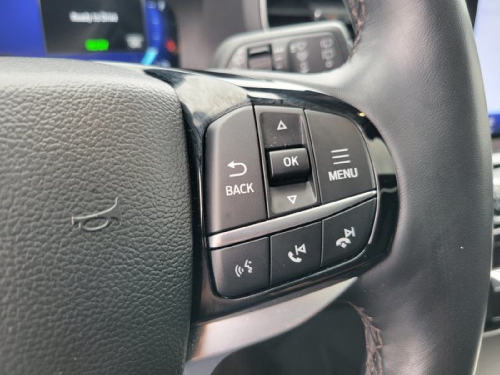 Used 2023 Ford Explorer Platinum w/ Technology Package AWD/4WD image 20
