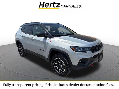 Used 2025 Jeep Compass Trailhawk AWD/4WD image 1