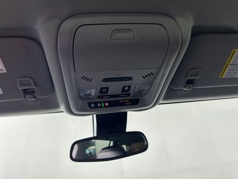 Used 2022 GMC Terrain SLT w/ Infotainment Package II AWD/4WD image 25