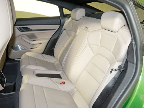 Used 2022 Porsche Taycan 4S image 35