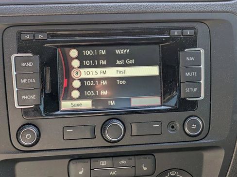 Used 2015 Volkswagen Jetta SE FWD image 12