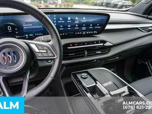 Used 2025 Buick Enclave Preferred FWD image 33