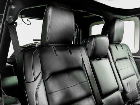 Used 2021 Jeep Wrangler Unlimited Sahara image 31