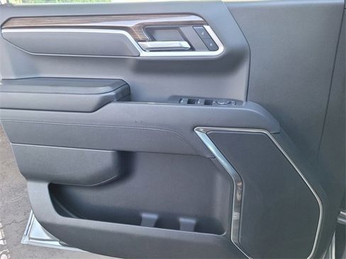 Used 2025 Chevrolet Silverado 1500 LT image 15