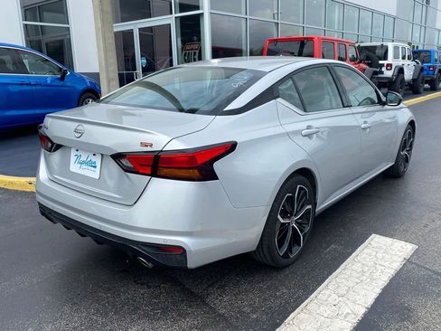 Used 2023 Nissan Altima 2.5 SR FWD image 9