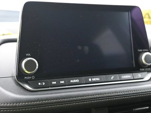 Used 2024 Nissan Rogue S AWD/4WD image 25