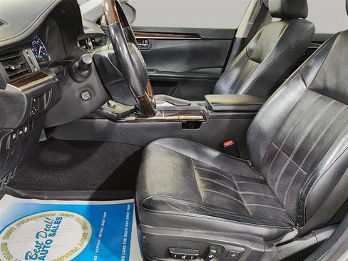 Used 2016 Lexus ES 350 Sedan w/ Luxury Package w/Wood Trim image 18