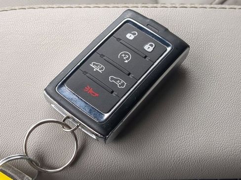 Used 2025 Jeep Wagoneer Series III w/ Premium Group I image 30