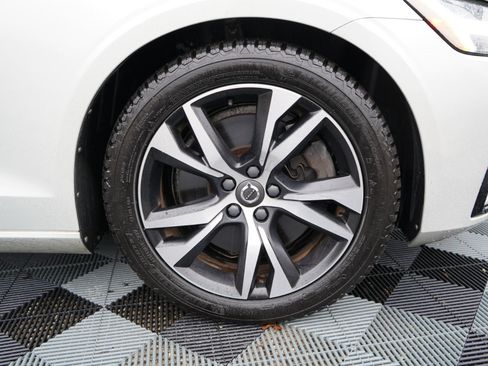 Used 2019 Volvo S60 T6 R-Design image 16