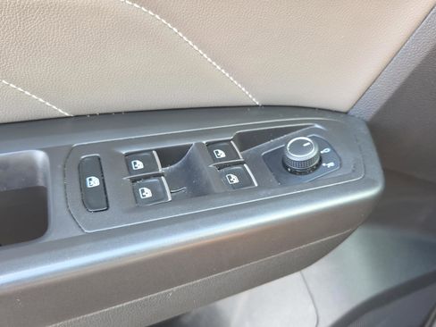 Used 2022 Volkswagen Atlas SE FWD image 17