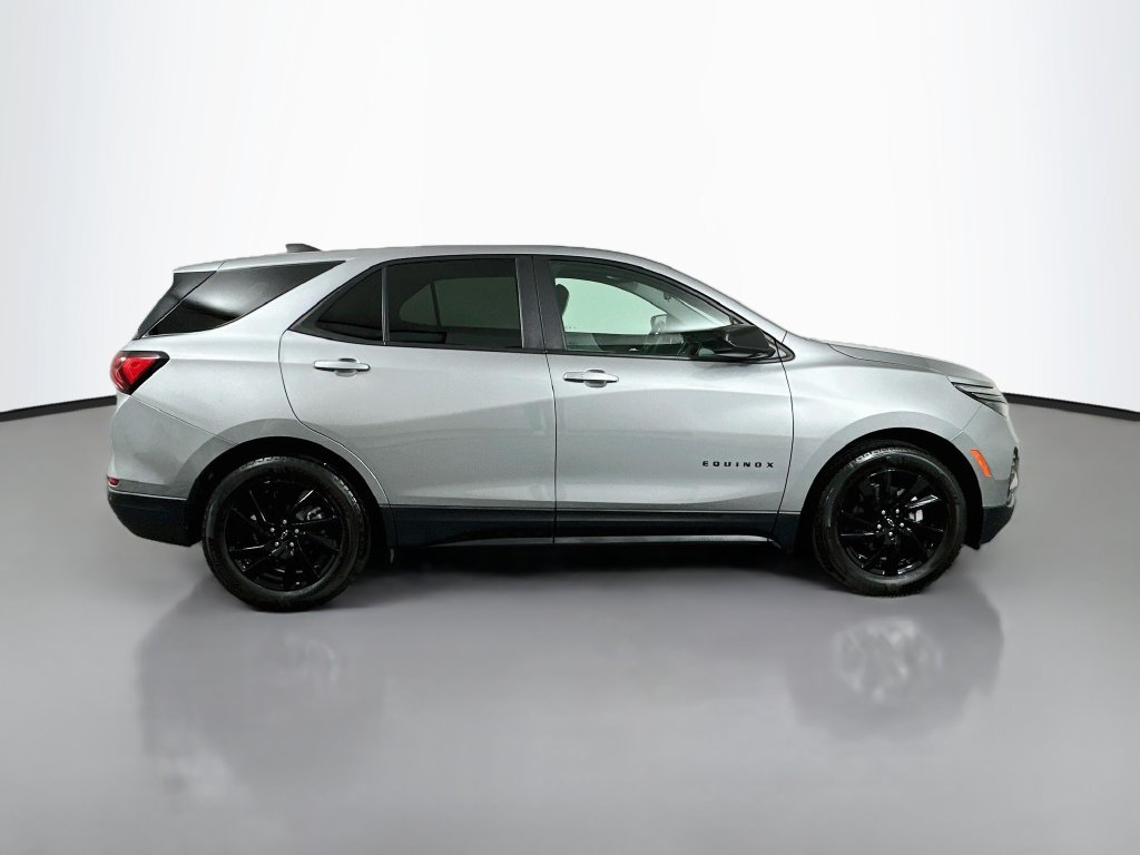 Used 2024 Chevrolet Equinox LS w/ LS Convenience Package FWD image 4