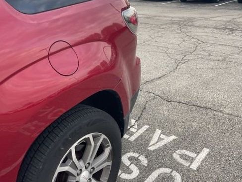 Used 2013 GMC Acadia SLT image 3