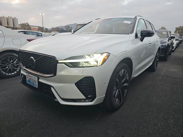 Used 2026 Volvo XC60 B5 Plus AWD/4WD image 3