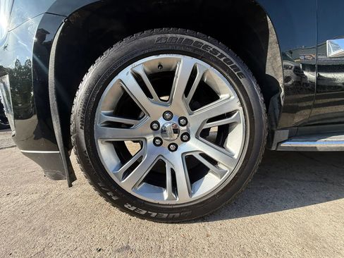 Used 2015 Cadillac Escalade Luxury RWD image 27