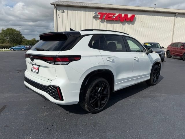 Certified 2026 Volkswagen Tiguan SE R-Line AWD/4WD image 8