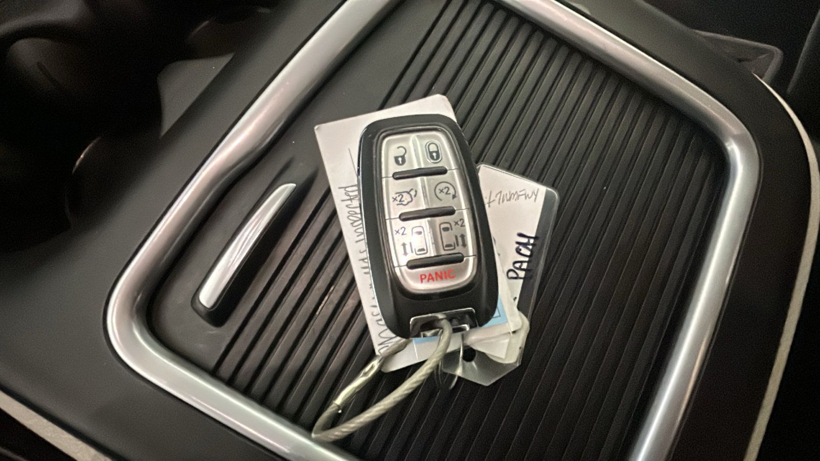 Used 2023 Chrysler Pacifica Touring-L FWD image 23