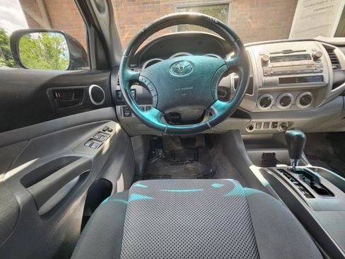 Used 2009 Toyota Tacoma PreRunner RWD image 3