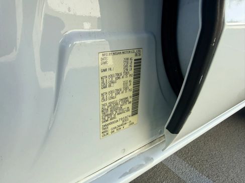 Used 2016 Nissan Frontier SV image 29