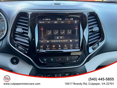 Used 2019 Jeep Cherokee Limited w/ Technology Group image 23