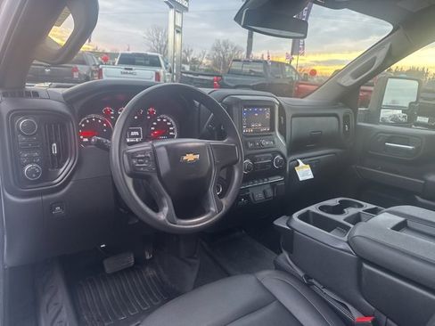 Used 2025 Chevrolet Silverado 2500 W/T w/ WT Convenience Package image 18