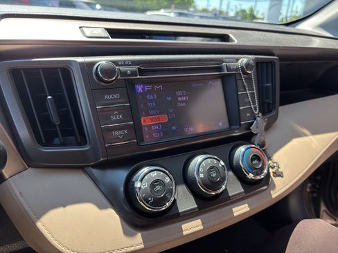 Used 2013 Toyota RAV4 LE FWD image 7