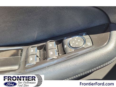 Used 2017 Ford Edge SEL w/ Equipment Group 201A AWD/4WD image 18