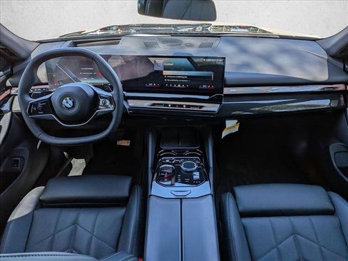 Used 2026 BMW 540i xDrive image 18