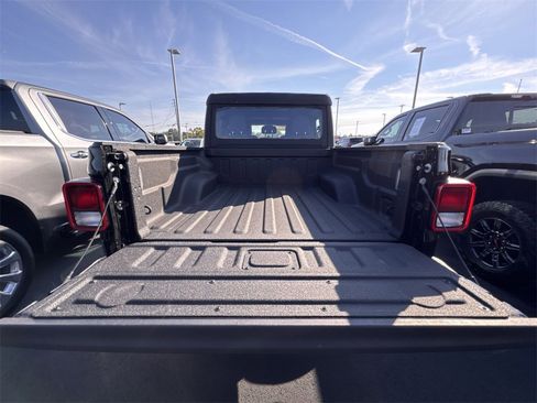 Used 2023 Jeep Gladiator Sport image 28