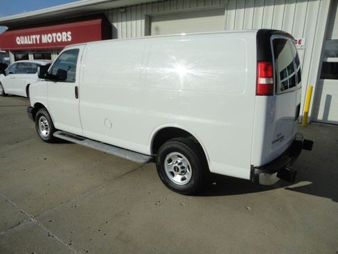 Used 2015 GMC Savana 2500 image 9