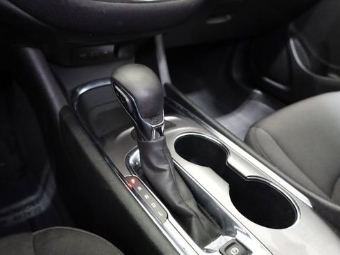 Used 2023 Chevrolet Malibu LT FWD image 26