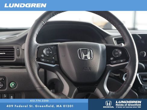 Used 2024 Honda Passport Black Edition image 18