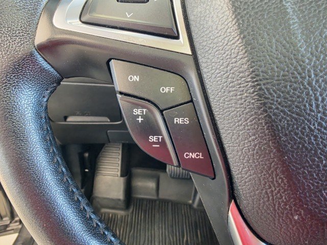 Used 2018 Ford Edge Titanium w/ Equipment Group 301A AWD/4WD image 23