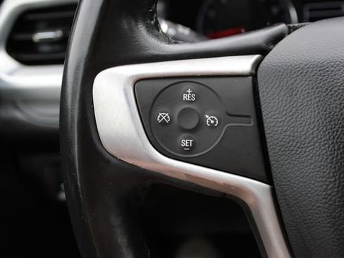 Used 2017 GMC Acadia SLE w/ Driver Alert Package I FWD image 9